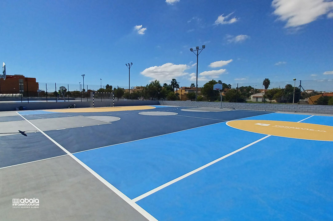 Abala finaliza las pistas azules que consolidan a Torrevieja como referente en la oferta de instalaciones deportivas al aire libre Abala finaliza las pistas azules que consolidan a Torrevieja como referente en la oferta de instalaciones deportivas al aire libre