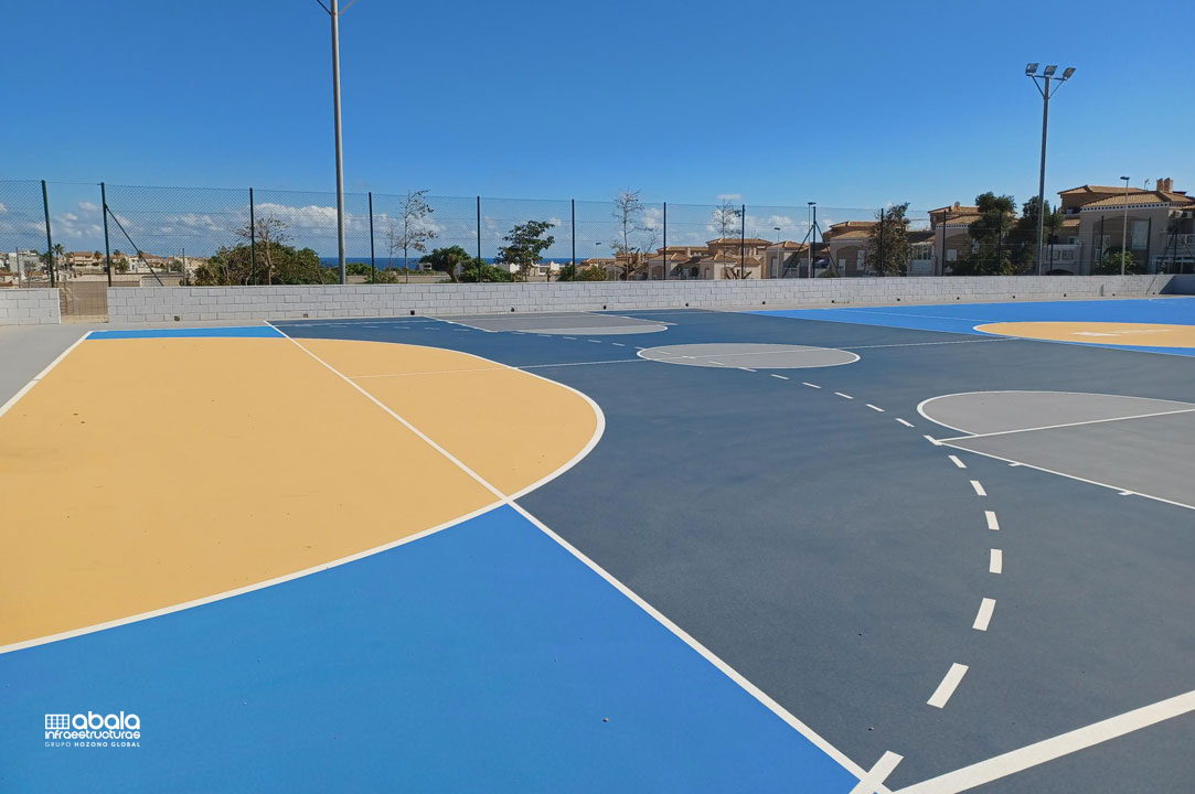 Abala finaliza las pistas azules que consolidan a Torrevieja como referente en la oferta de instalaciones deportivas al aire libre Abala finaliza las pistas azules que consolidan a Torrevieja como referente en la oferta de instalaciones deportivas al aire libre