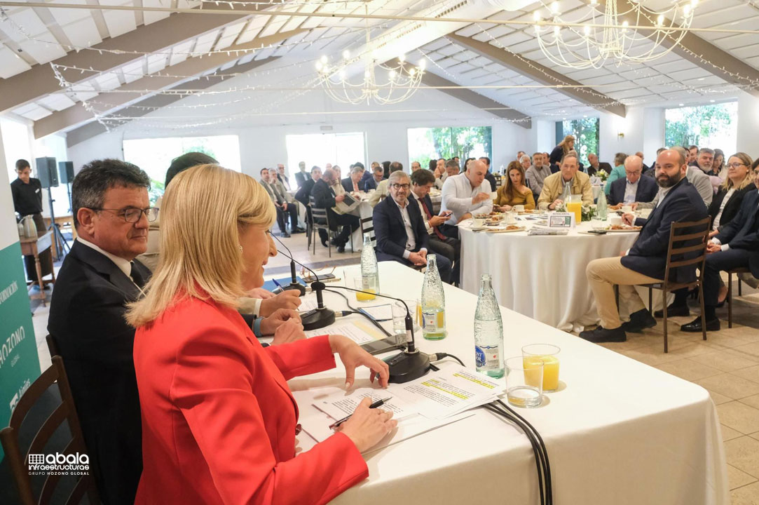 Hozono Global participa en el coloquio sobre infraestructuras ‘Foro Elche’ Hozono Global participa en el coloquio sobre infraestructuras ‘Foro Elche’
